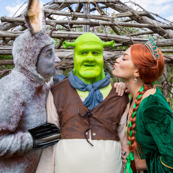 TWODS Shrek Trio Kissing L R Donkey Lee Beaney Shrek Samuel Smith Princess Fiona Emily Price