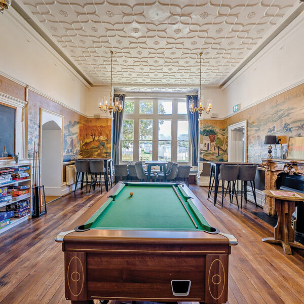 8645233 Crowhurst Park Bar and Restaurant interior07 800